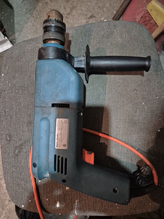 Bormasina cu percutie Black&decker