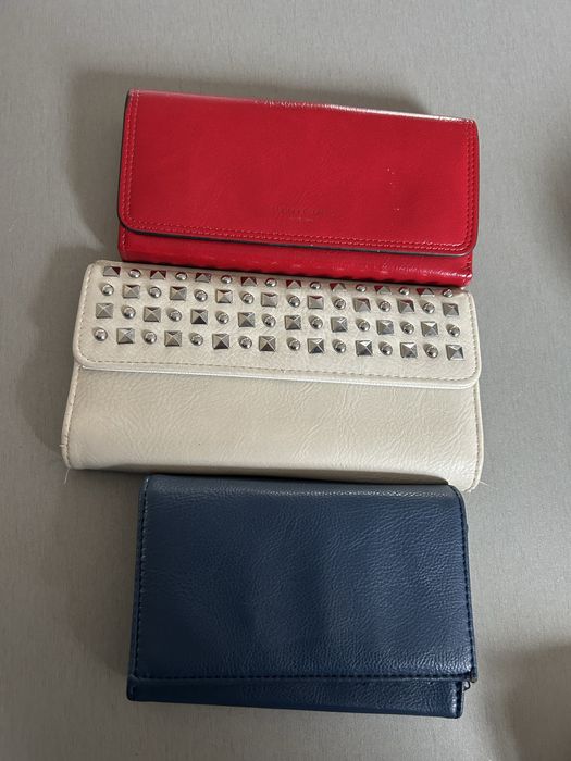 Дамски портфейли 15 лева комплекта