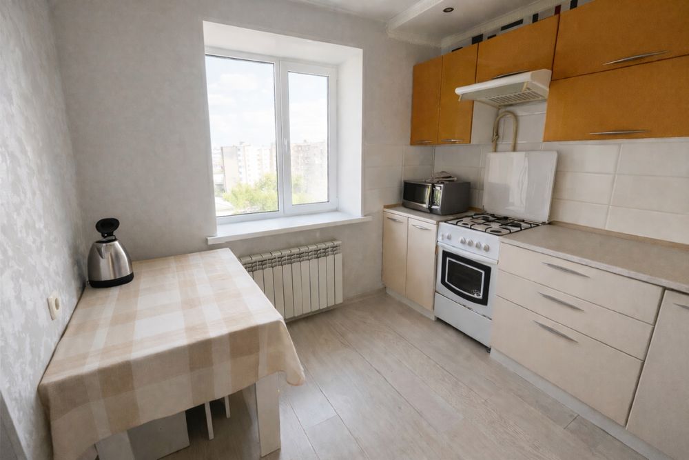 Сдам квартиру в 11 мкр посуточно