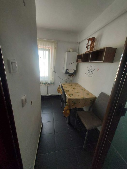 Închiriez garsonieră