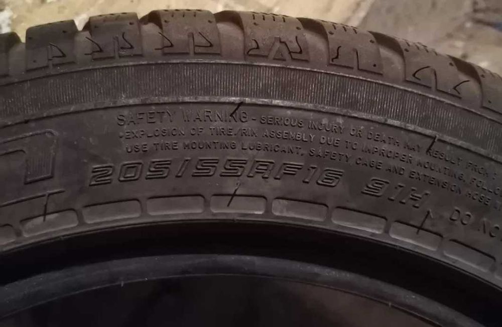 Продавам 4 броя зимни гуми 205.55.16 на 1 сезон дот 2021 Falken