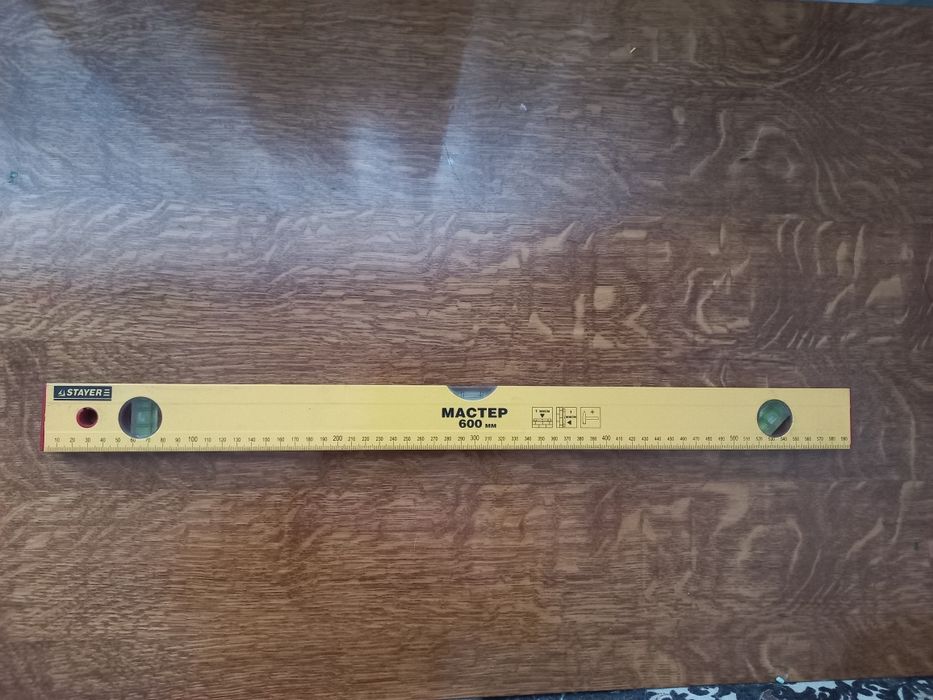 Продам уровень 1 метр длиной