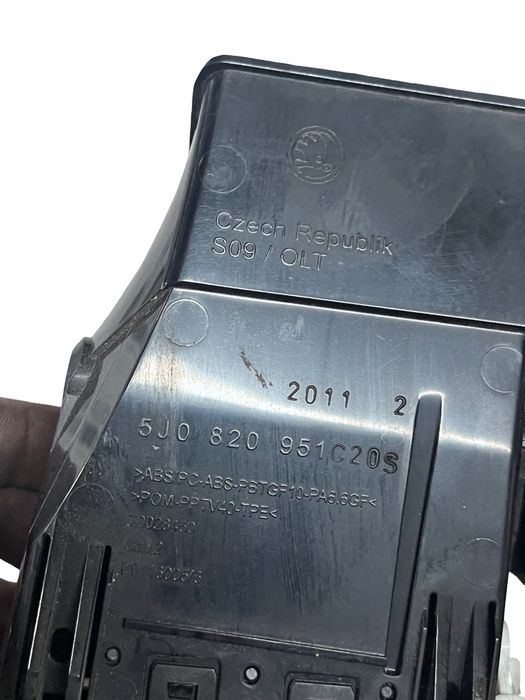 Grila De Ventilatie Bord Centrala Skoda Fabia Ii 542 2006 - 2014 5J0820951C