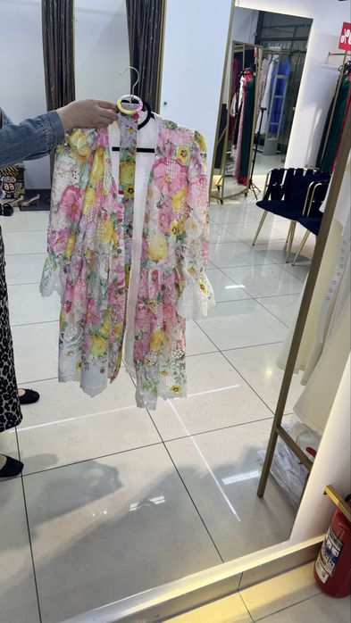 Продам платье с туфлями “Valentino”