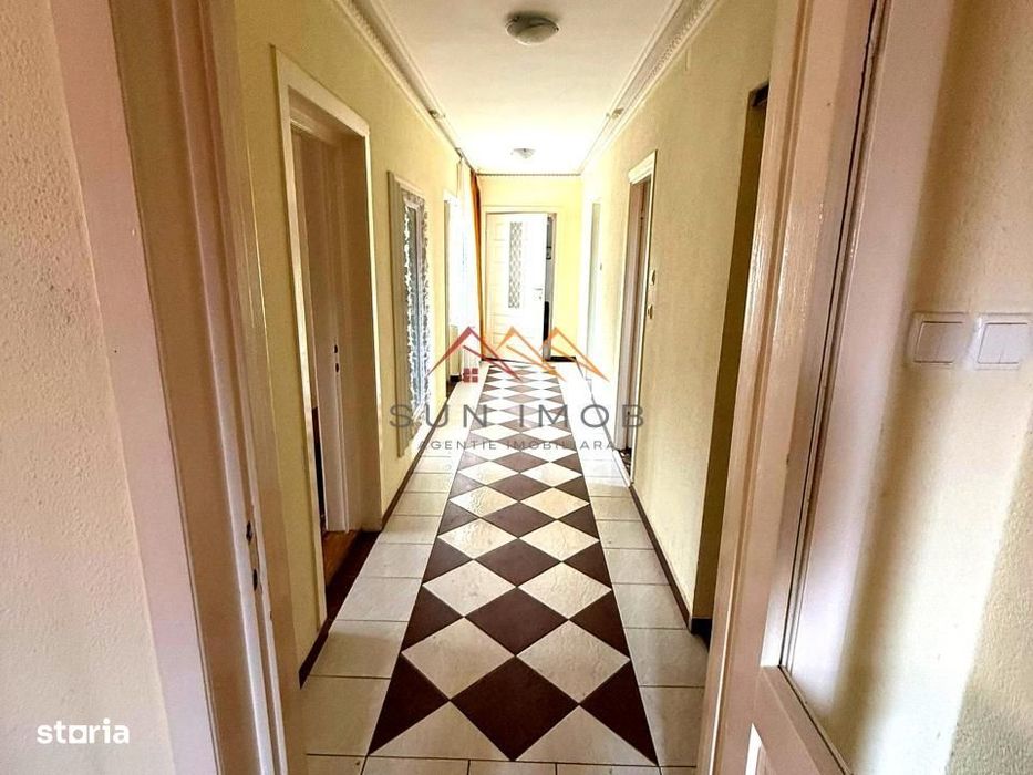 Vila 7 camere, an 1984, garaj, terasa, teren 604 m2, Poiana Campina,PH