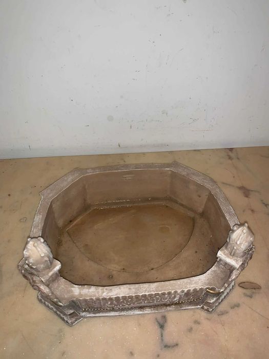 Cismea Fantana arteziana cu tenta religioasa