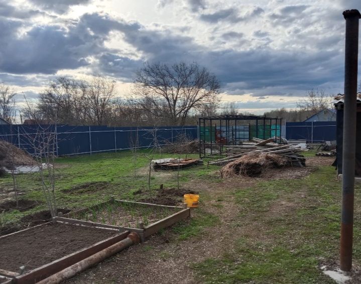 Продам дом в п. Бурлин