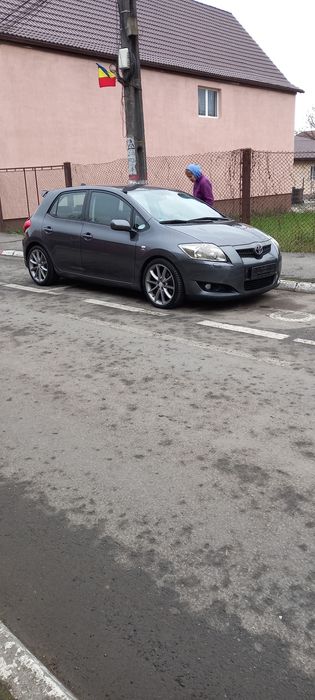 Dezmembrez autoturisme