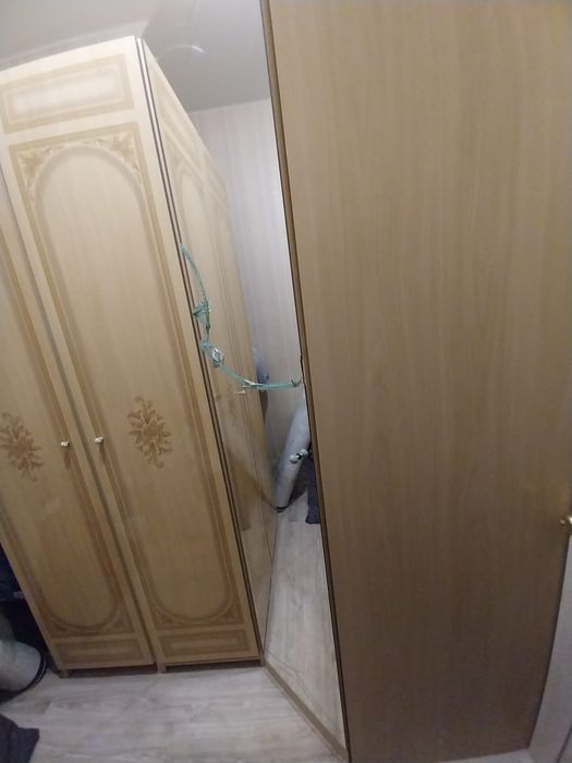 Продам шкаф  угловой