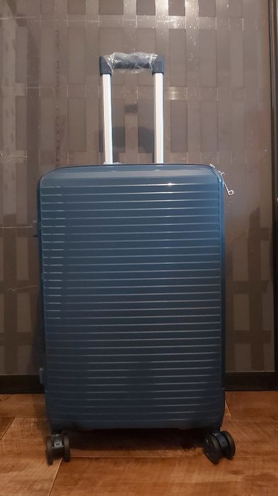 Чемодан средний размер M