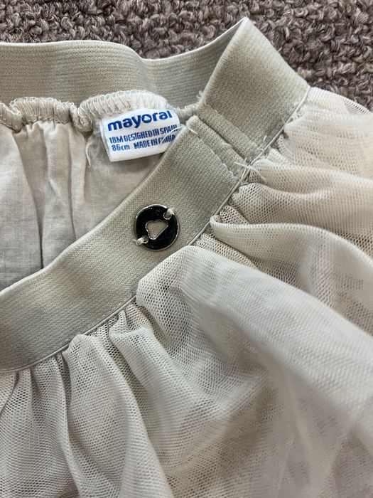 Поли Mayoral     .