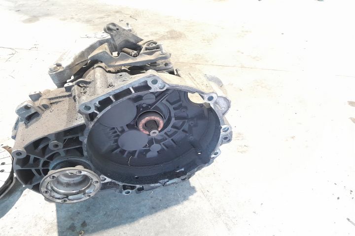 CUTIE DE VITEZE MANUALA TIP MOTOR AZV MX1253 Volkswagen VW Golf a 5-a