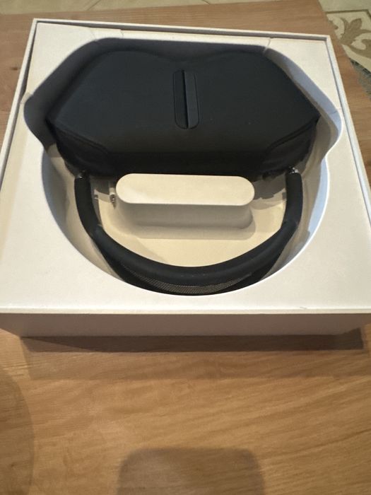 AirPods Max  noi neutilizate