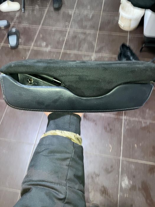 Подлакотник ауди а6 с4 100