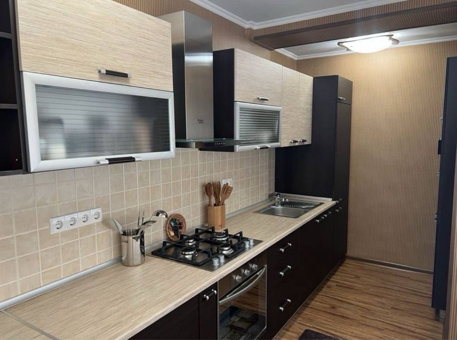 Ц1 4/2/4 кирпич 77-серия мебель+техника 95м2