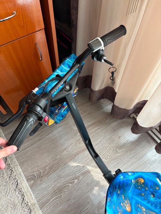 Vând Tricicleta electrica MYRIA Drifter Sky Rider MY7056BL, 8 inch, albastră, funcționabilă, folosita puțin.