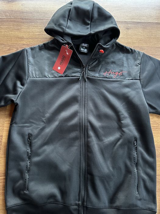 Мъжки,поларен,черен екип Hugo BOSS с топла подплата