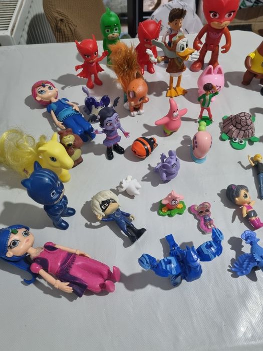 Mega lot figurine și mini jucării copii