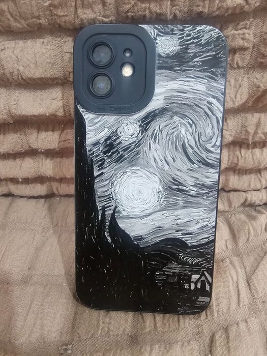 Продам смартфон iphone айфон 12