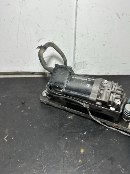 Compresor Perne aer  BMW seria 7 F01 F02 |6875176 730d 740d