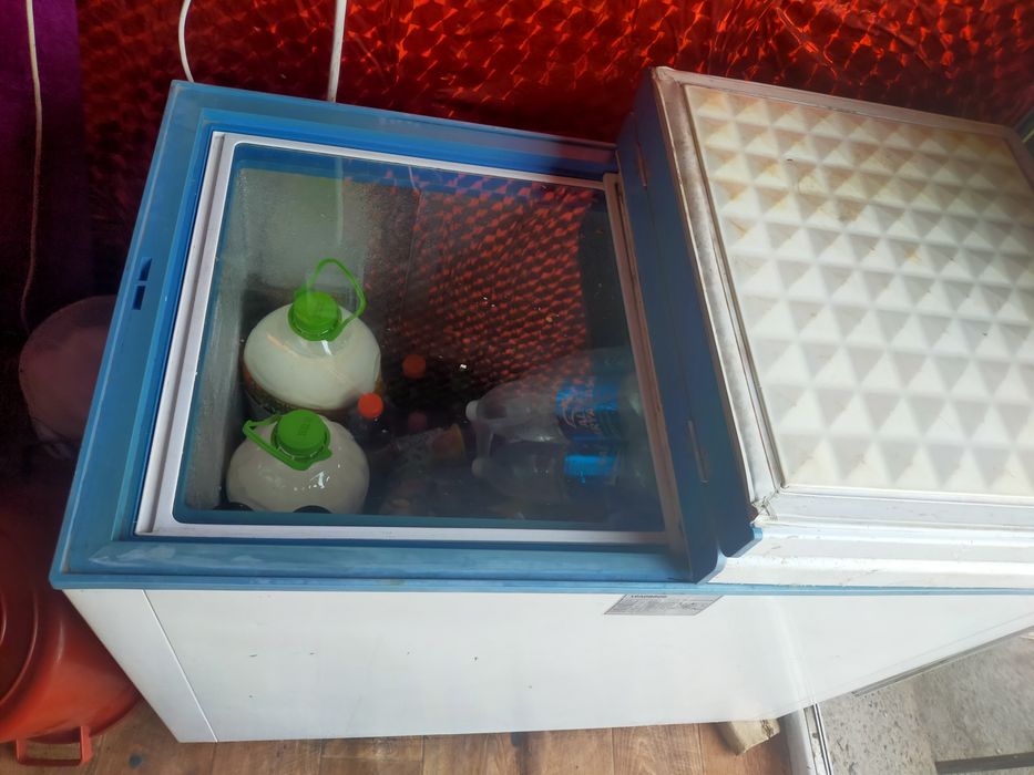 балмұздақ апарат, үш көздік су атқылаитын. попкорм бірге сатылады