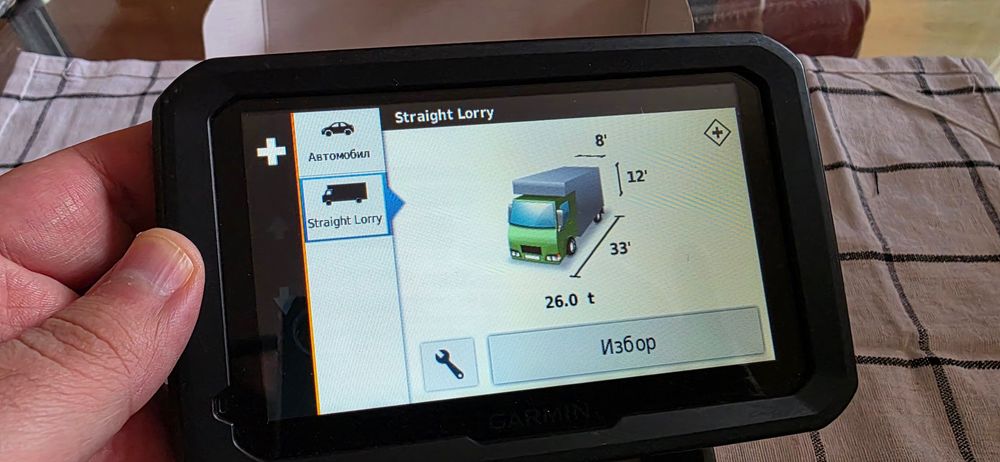 Навигация за камион Garmin Dezl 570 пълен комплект карти зацяла Европа