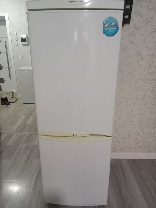 Холодильник продаю