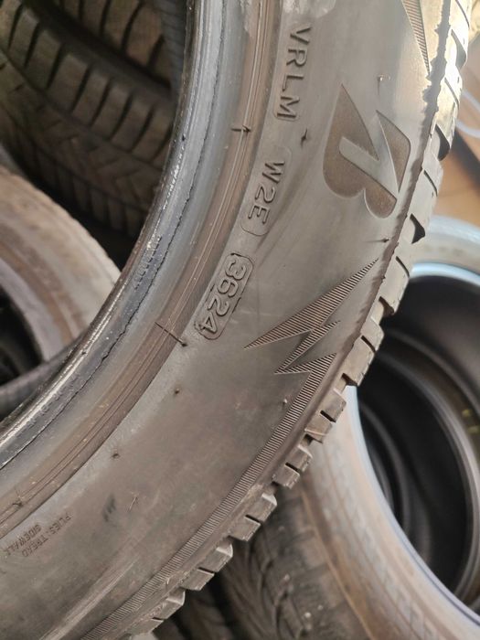 2бр.зимни гуми 215/55/17 Bridgestone