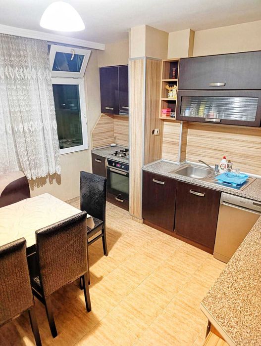 Дава се под наем Тристаен апартамент в Асеновград - 70 кв.м за 306 € - Снимка #3