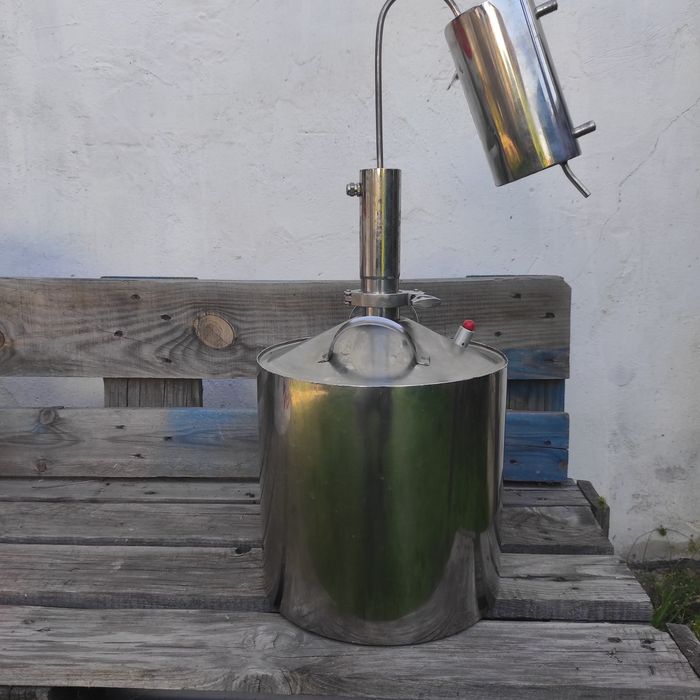 Продам дистиллятор аппарат