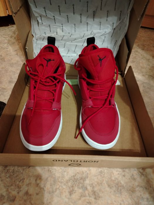 Кроссовки подростковые