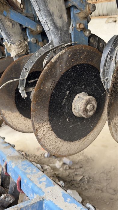 Lemken saphir selka sotiladi.