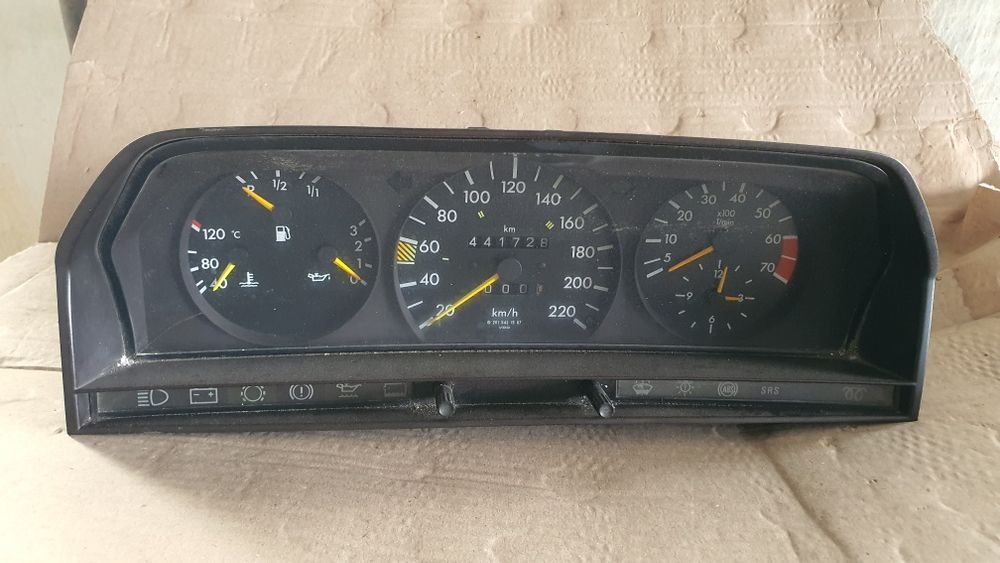 Щиток приборов мерс 190