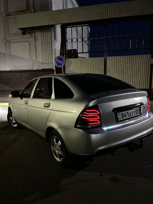 Приора хэтчбек.