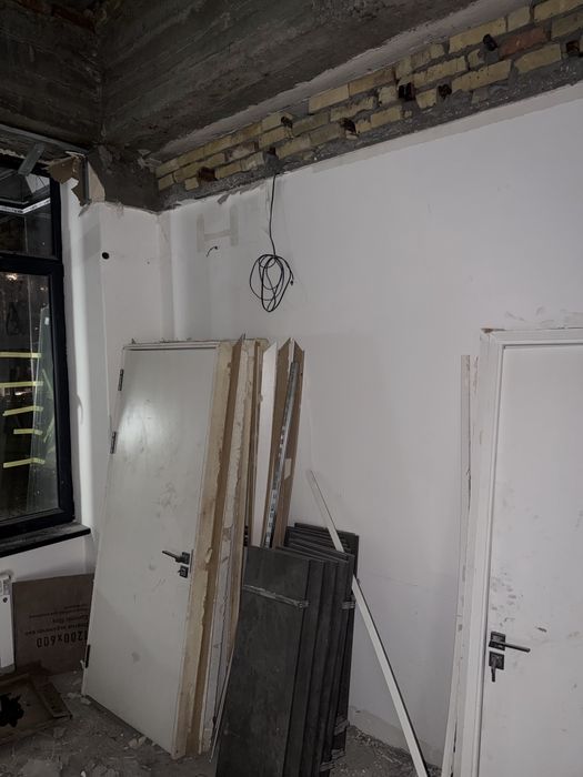 Продам дверь как новая количество 7 штук