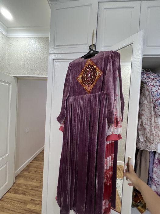 Платье ,продается кажекей