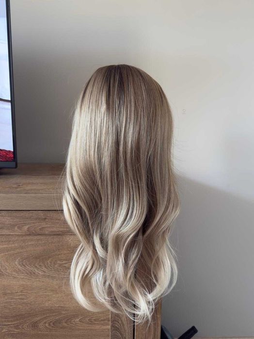 Реалистична перука в цвят Light Mixed Blonde