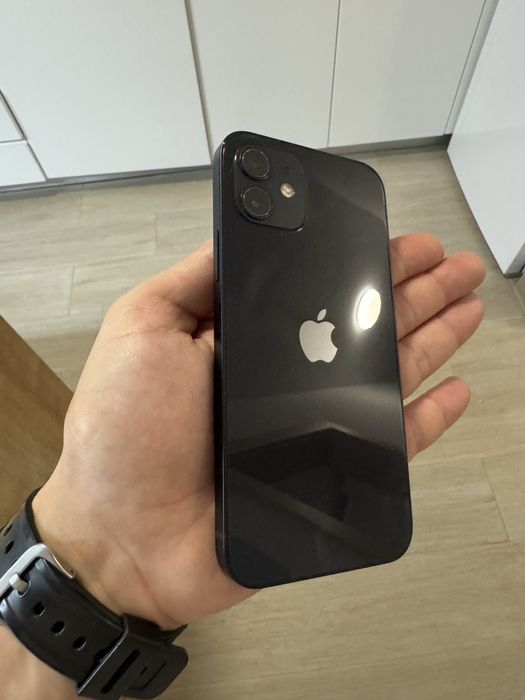 iPhone 12 – 64 GB – stare foarte bună – Brasov