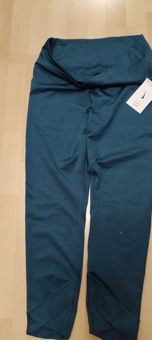 Colanți NIKE  de diferite culori și mărimi