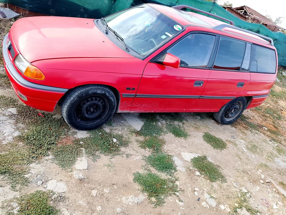 Продава се Opel Astra F 1.4 бензин на части