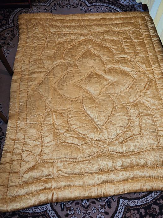 Plapuma umpluta cu lana  cu 2 fete, 200cm*165cm