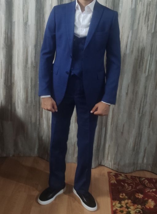 синий костюм мужской