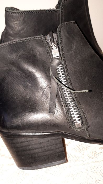 Боти от естествена кожа