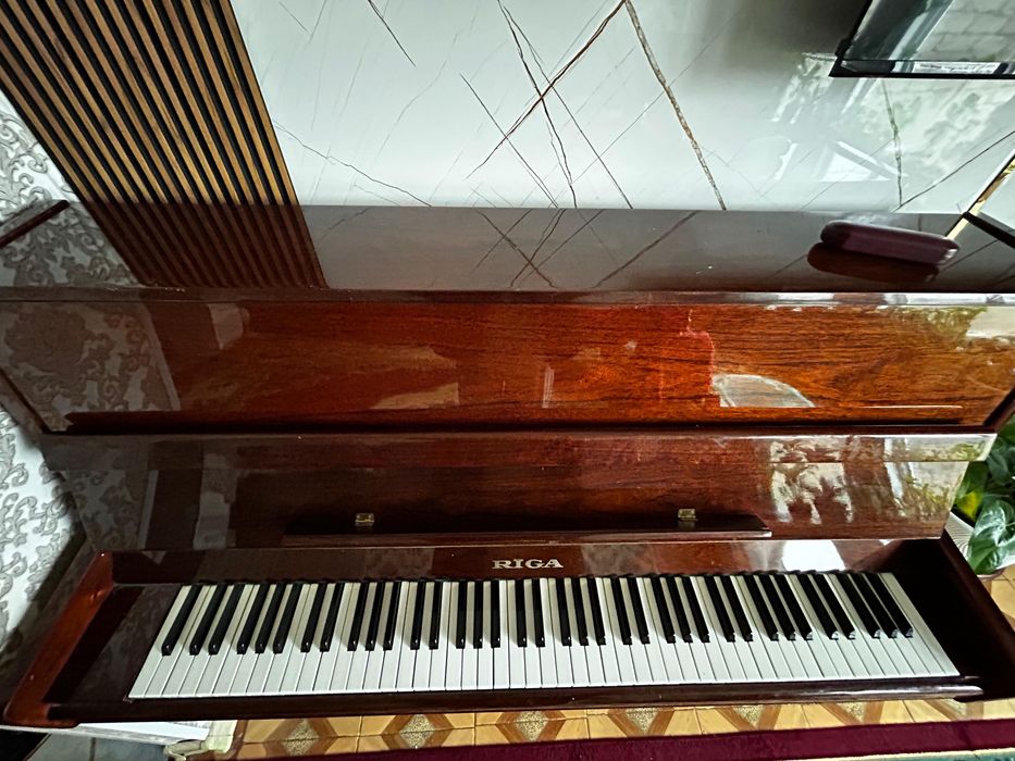 Продаю Пианино-Riga