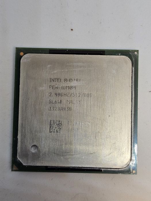 Intel Pentium 4 la 2.4Ghz, utilizat