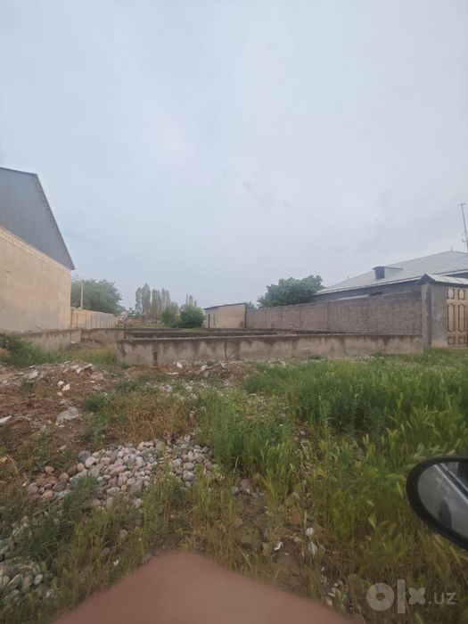 Yer sotiladi 6 sotix qurishga ruxsatnomasi bor