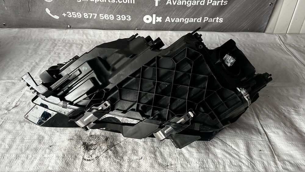 Skoda Octavia 4 десен фар