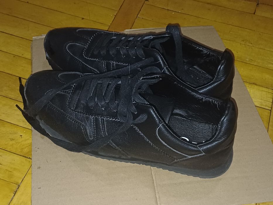 Продам кроссовки из кожи