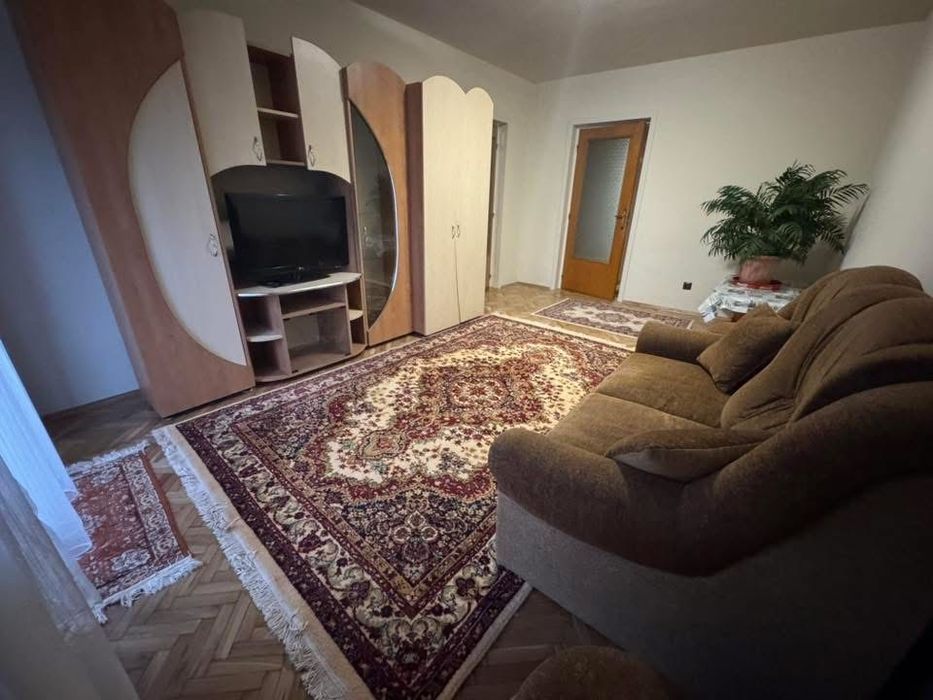 Apartament doua camere de inchiriat zona Intim
