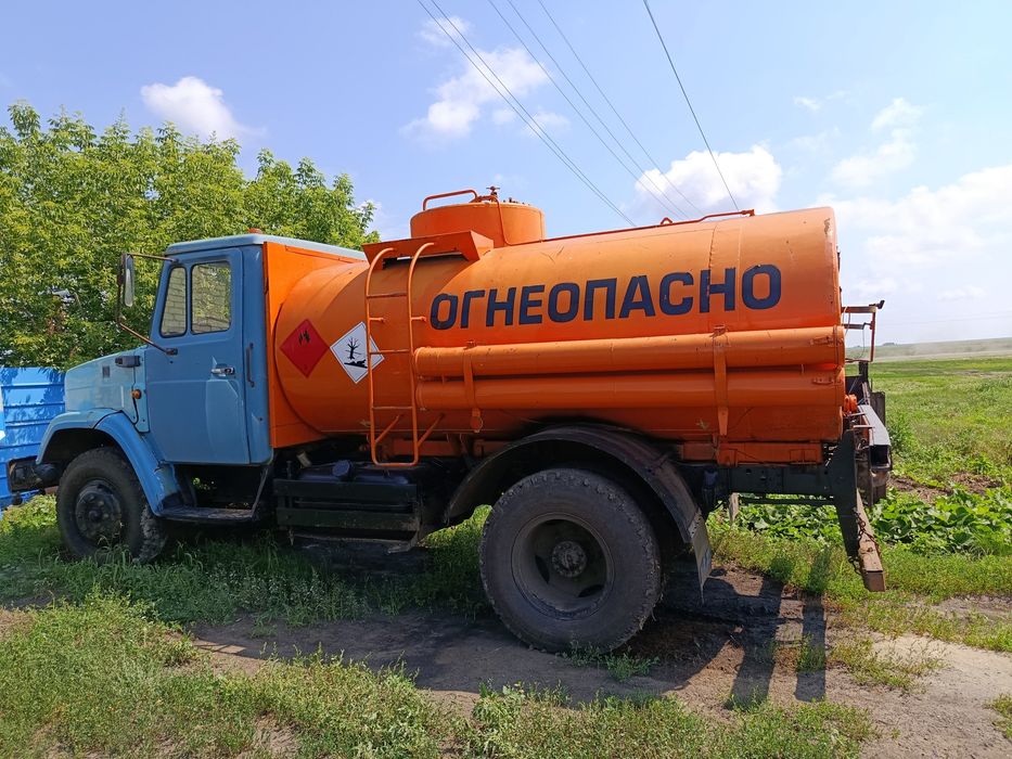 Спец техника .. бензовоз